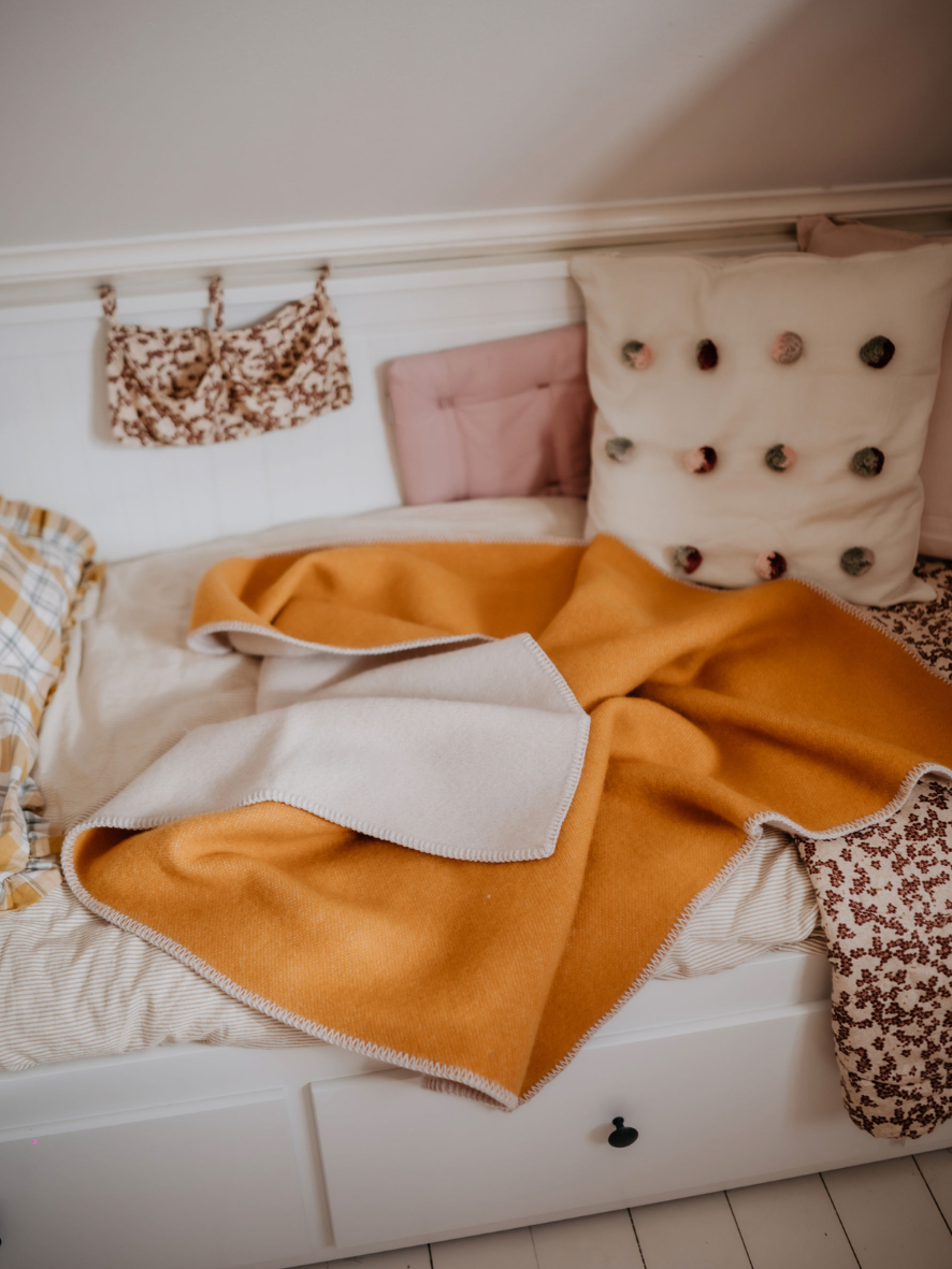 Cradle blanket wool